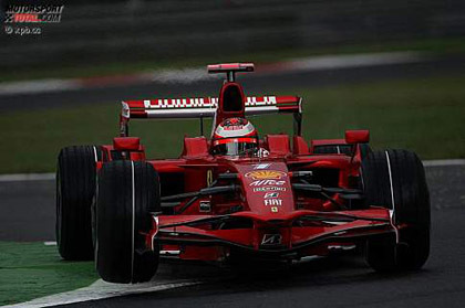 Kimi Raikkonen lidera los tiempos en Monza
