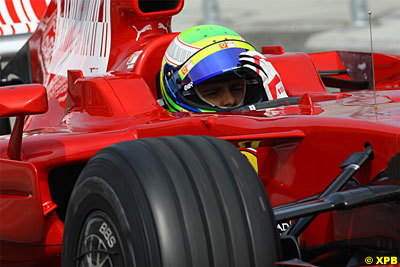 Felipe Massa lidera los tiempos en Silverstone