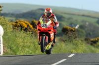 Triumph pregunta a Antonio Maeso para un equipo en el Tourist Trophy