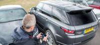 El Range Rover que se puede manejar desde tu smartphone confirma seguimos siendo niños, pero con juguetes grandes