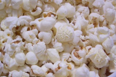 ¿Cuál es la mejor forma de comer palomitas de maíz?