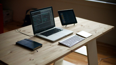 Mantener la mesa de trabajo ordenada y sin papeles es posible, ¿quieres saber cómo?