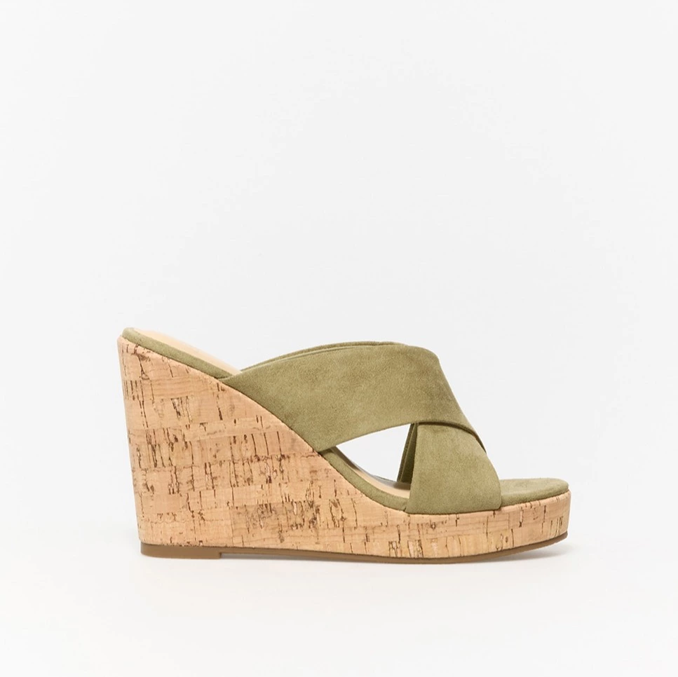 Sandalias tipo cuña con tiras cruzadas Kaki Sfera

