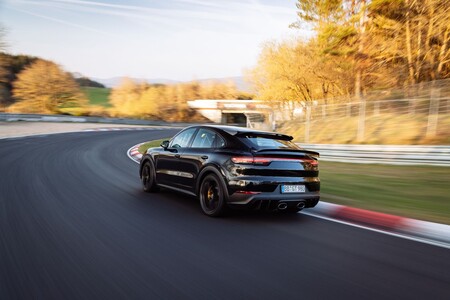 Porsche Cayenne 2022 Nurburgring 003