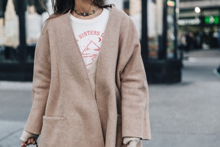 Manhattan Beige Cardigan Asos Ripped Jeans Billabong Tee Superga Sneakers Outfit Streetstyle Collage Vintage Ny 59 790x527