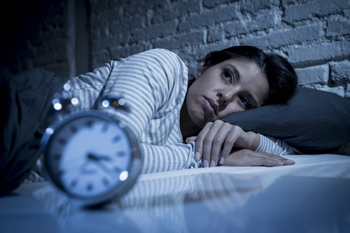 Siete consejos para esas noches en las que tu bebé no te deja pegar ojo