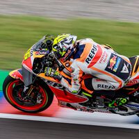 Joan Mir ha sido trasladado al hospital tras su caída en el sprint de MotoGP con un tobillo dolorido