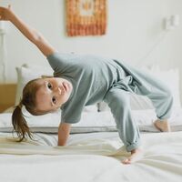 Los pijamas infantiles pueden ser un peligro: cómo deben ser para evitar accidentes 