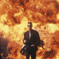 Jean Claude Van Damme, sobre Mickey Rourke: "La explosión estaba muy cerca, hacía demasiado calor y él ni se movió"