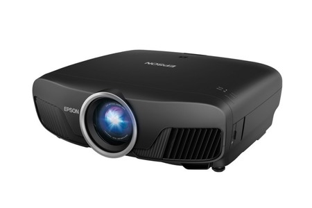 Epson Pro Cinema 6040B, un proyector Full HD que compite sin despeinarse con los 4K