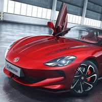 Así es el MG Cyberster: el regreso a las bases de la marca con un rodaster eléctrico de 536 hp y puertas a lo Lamborghini