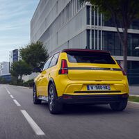 Las ocho razones por las que el coche eléctrico se ha convertido en la compra más sensata en España en 2026