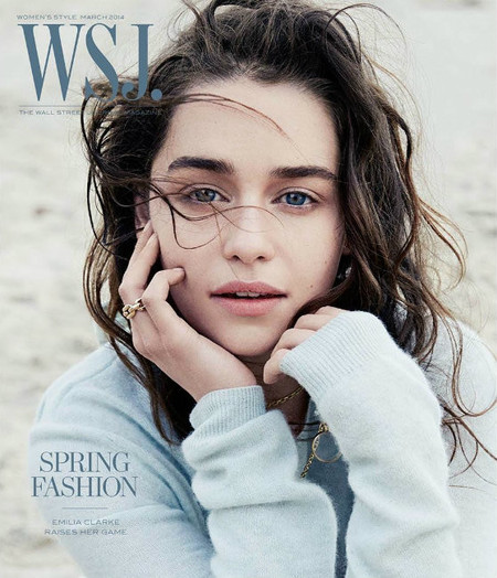 Emilia Clarke rezuma dulzura entre la brisa