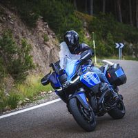 Casi la mitad de los españoles quiere comprarse una moto. El problema es que 9 de cada 10 tiene miedo al estado de las carreteras y los guardarraíles 