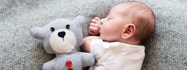 29 nombres bonitos de niño inspirados en la literatura y los libros