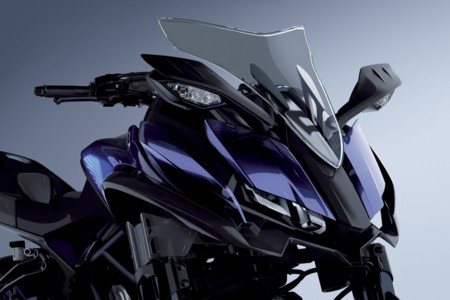 El doble eje delantero de la Yamaha MWT-09 funciona, y lo podemos ver en este vídeo