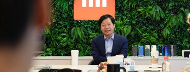 El CEO de Xiaomi ha hecho lo impensable en China: decirle a sus clientes con prisa que compren coches de la competencia 