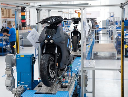 Ray 7 7 2022 Scooter Electrico 005