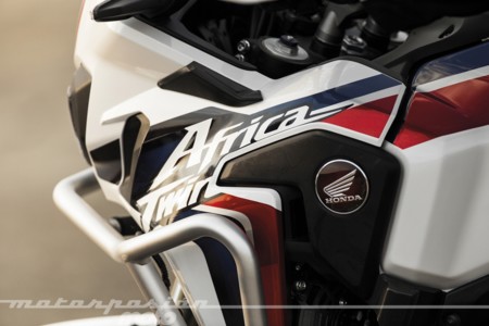 Honda Crf1000l Africa Twin Crf1000l At 2016 Detail 001