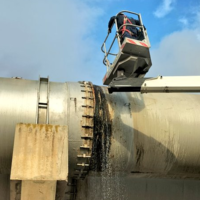 No estamos para malgastar agua: los conductores de Alicante están aprovechando las fugas del trasvase del Tajo para lavar el coche 
