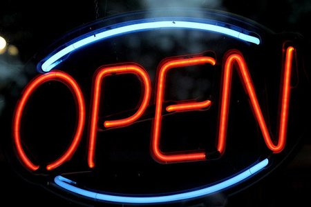 Los pequeños comercios podrán abrir locales sin licencia previa desde junio