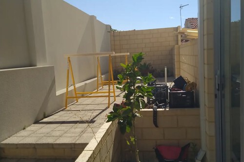 patio escalera antes