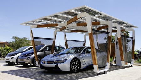 Pérgola solar de aparcamiento de BMW i 03