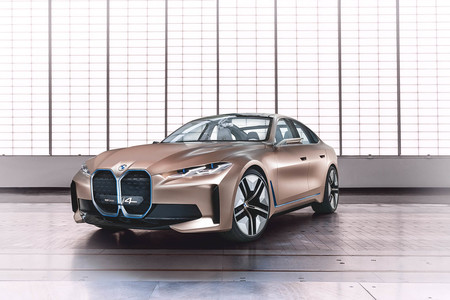 El BMW i4 Concept es un coche eléctrico de 530 CV y 600 km de autonomía con el que BMW irá a por el Tesla Model 3