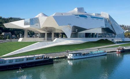 Lyon cuenta con un nuevo icono: el flamante Museo de las Confluencias 