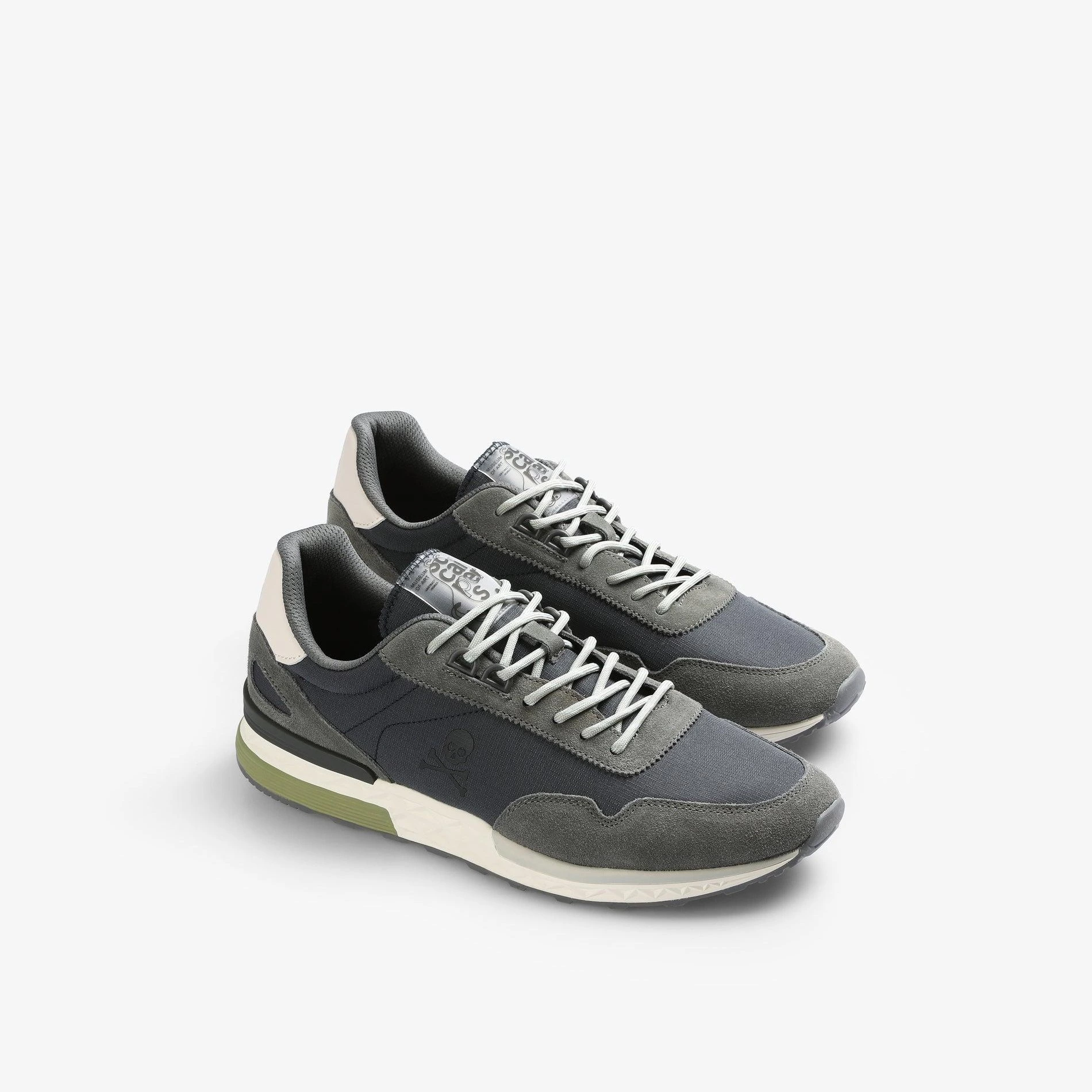 Scalpers
Zapatillas deportivas de hombre con detalle de etiqueta en la lengüeta

