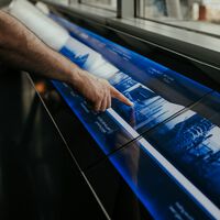 Nem Apple, nem Samsung: o touch screen nasceu 40 anos antes do iPhone e servia para algo muito mais sério 