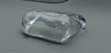 Masaje local con hielo para aliviar después de entrenar