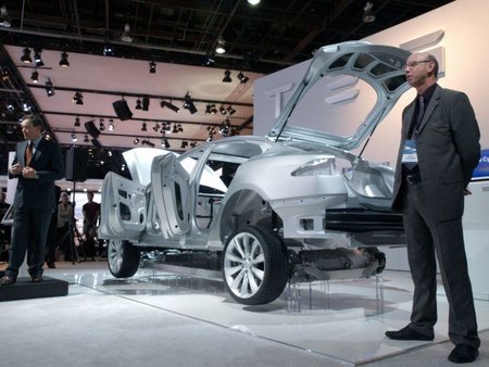 Tesla nos enseña la patita del Model S