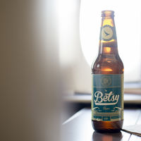 Crean una cerveza artesanal especial para tomar a bordo del avión
