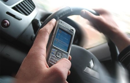 Teléfono móvil y conducción