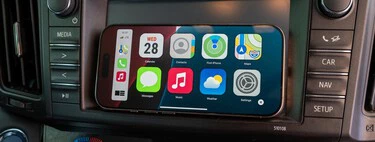 Un iPhone viejo es mi nuevo compañero de viajes: lo convertí en un Apple CarPlay con solo instalarle una aplicación 