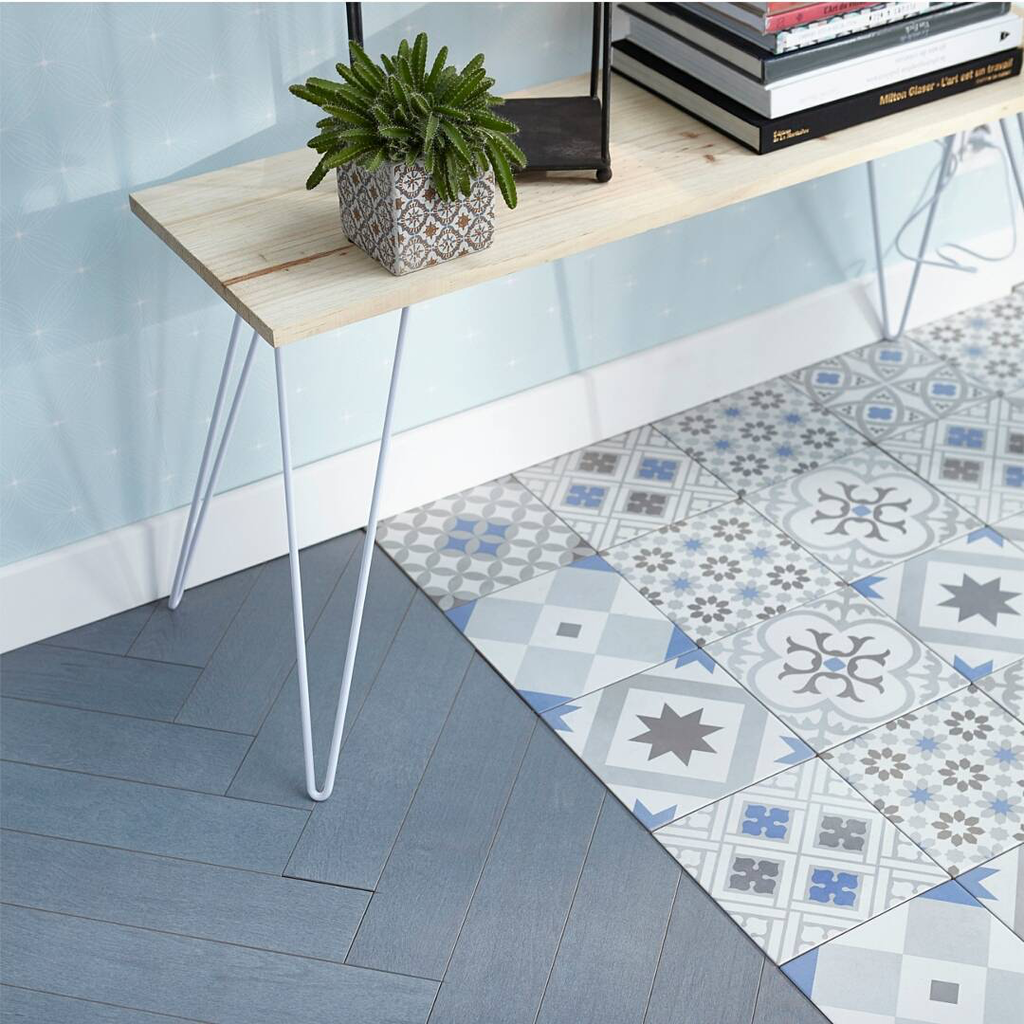 Cómo crear un recibidor de revista con espacio para almacenar