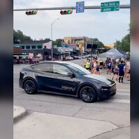 “Estamos siendo super paranoicos”. Tesla ha puesto a trabajar a sus robotaxi autónomos en Texas, pero no se fía de ellos y está utilizando conductores remotos