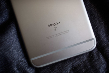 Fabricar un iPhone no es fácil: así es como Apple implica a decenas de empresas en más de 30 países