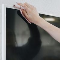 La forma más sencilla de limpiar la pantalla de tu casa. La deja como nueva 