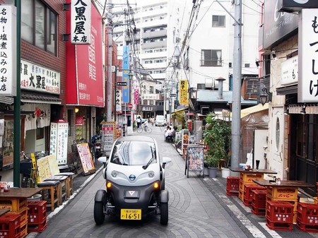 Nissan lanza un servicio de renta de autos eléctricos súper compactos en Japón