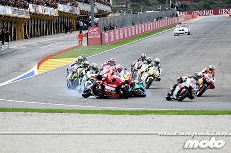 MotoGP Valencia 2011: La secuencia de la caída de Alvaro Bautista en fotos