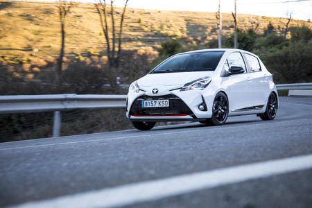 Cabalgamos la Sierra Oeste a lomos del Toyota Yaris GR SPORT