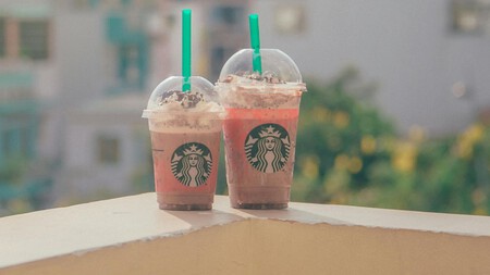 Creadora de contenido exhibe las ‘trampas’ de Starbucks para que pagues más por menos productos