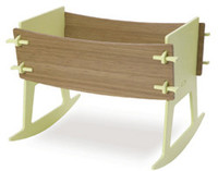 Mini cuna mecedora de líneas simples