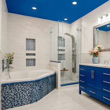 Las expertas en limpieza se ponen de acuerdo: "Para limpiar los azulejos del baño, lo mejor es utilizar amoniaco y hacer el truco de la mopa" 