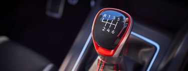 EE. UU. está reviviendo lo que ya dábamos por muerto: la transmisión manual en los autos ha duplicado sus ventas en 4 años