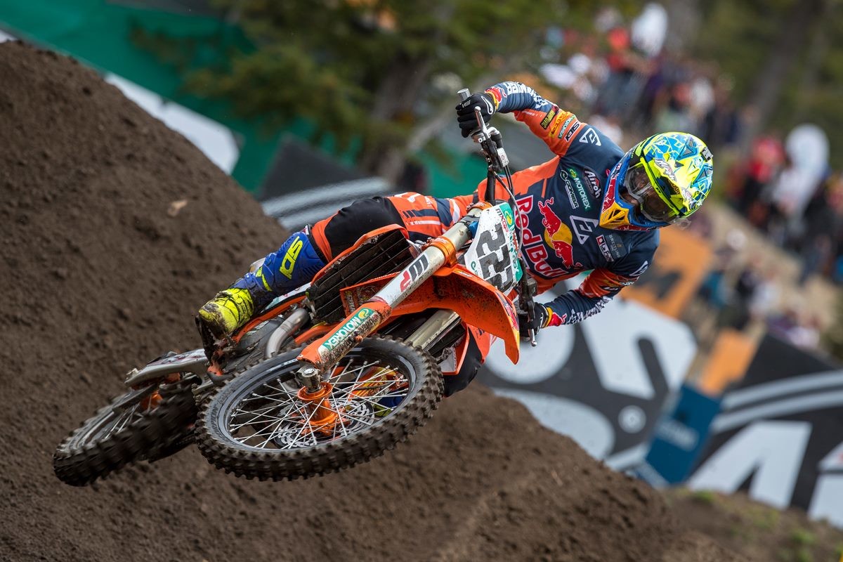 Doble doblete: Jorge Prado y Tony Cairoli arrasan en la cita inaugural de MXGP en Argentina