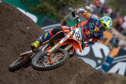 Doble doblete: Jorge Prado y Tony Cairoli arrasan en la cita inaugural de MXGP en Argentina