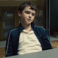 Owen Cooper es el mejor actor de reparto en miniserie por 'Adolescencia' y hace historia de los Emmys